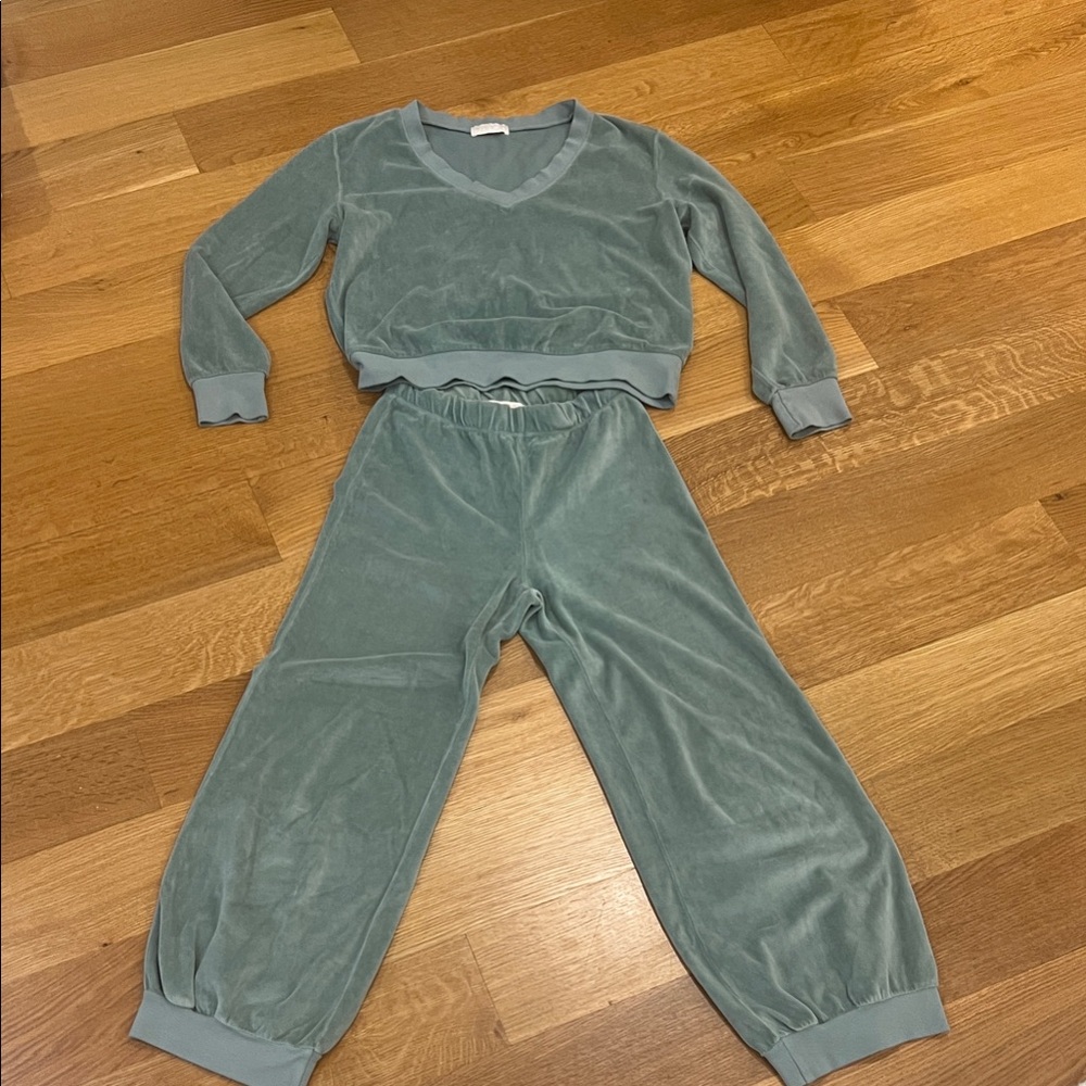 Suzi Kondi Green Velour Lounge Set